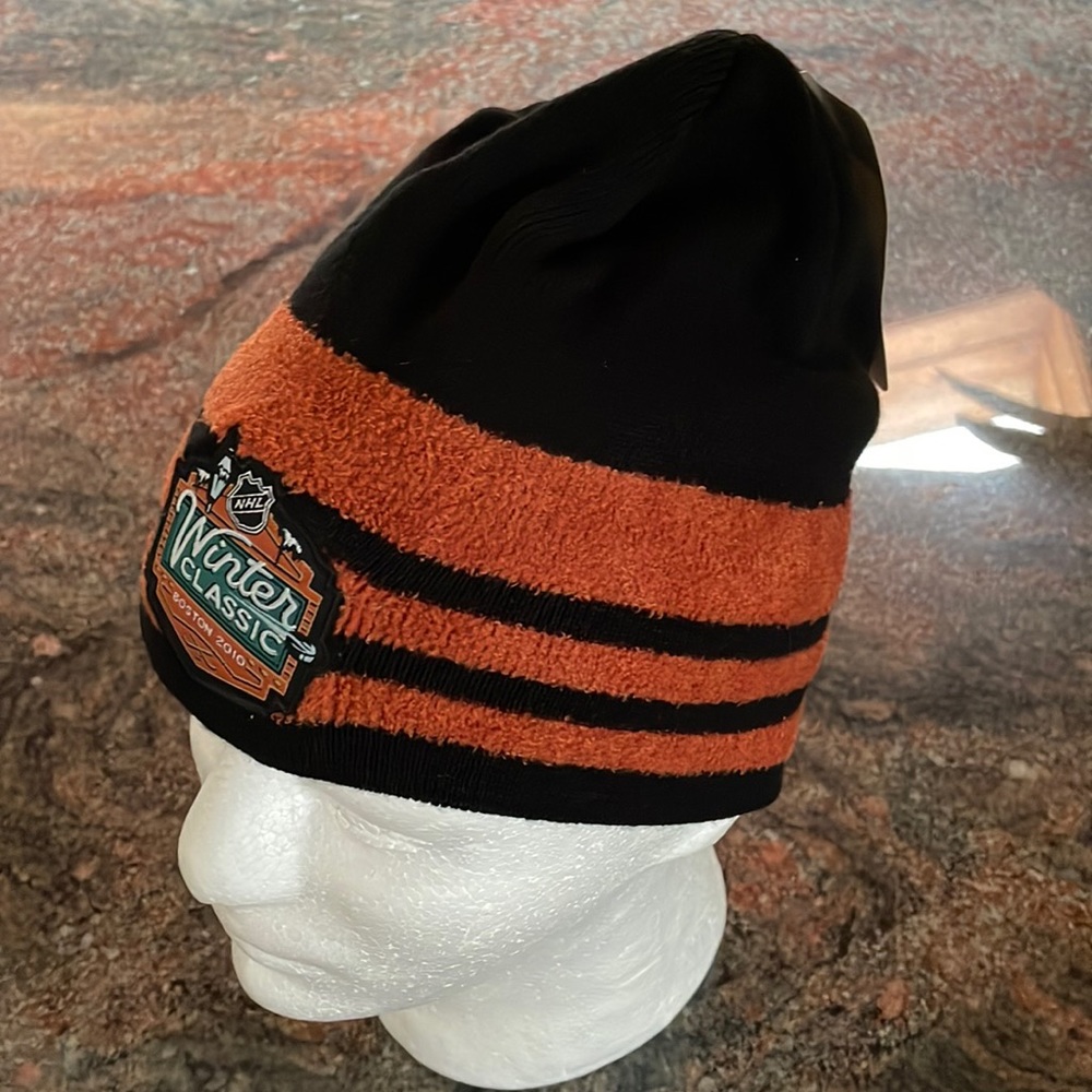 Boston 2010 Winter Classic knit NWT